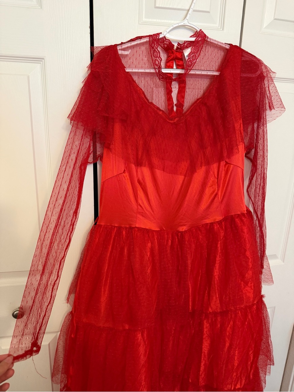 Beetlejuice Lydia Adult Red Wedding Dress Costume - Picture 5 of 13